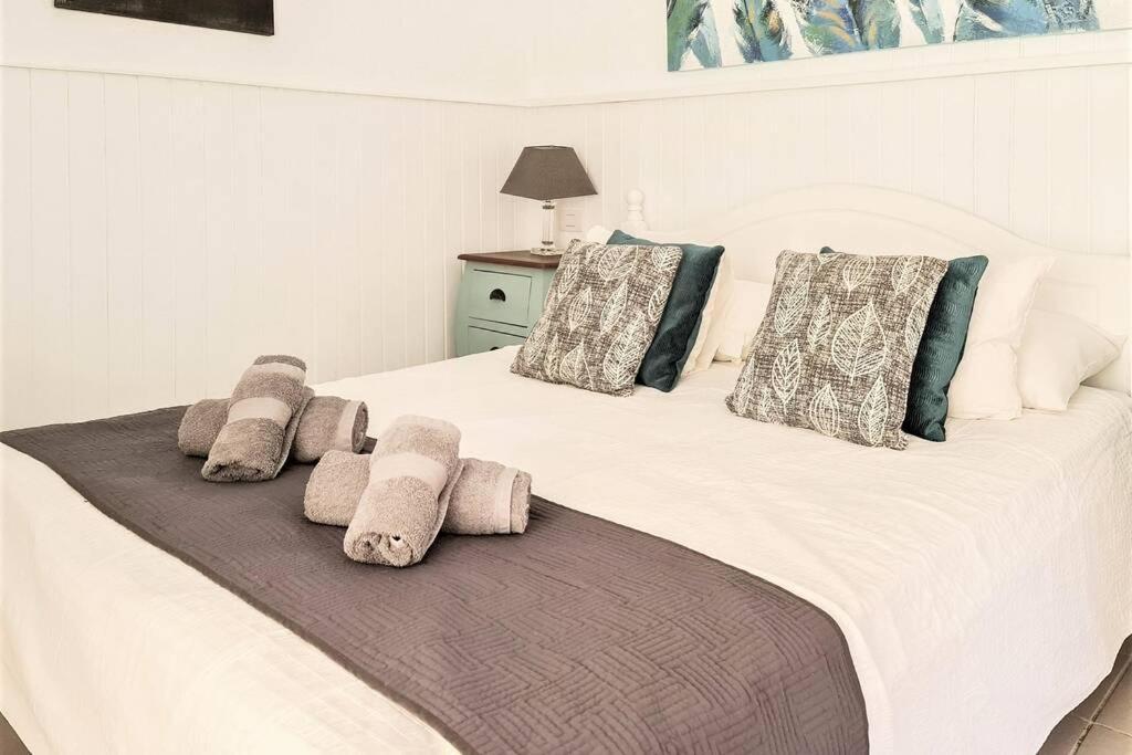 Stunning Sea View Villa With 6 Bedrooms & Heated Pool - Villa Renaissance Playa Blanca (Lanzarote) Quarto foto